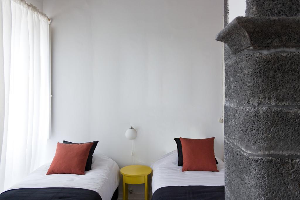 Azorean Urban Lodge 蓬塔德尔加达 客房 照片